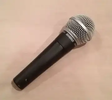 SHURE SM58